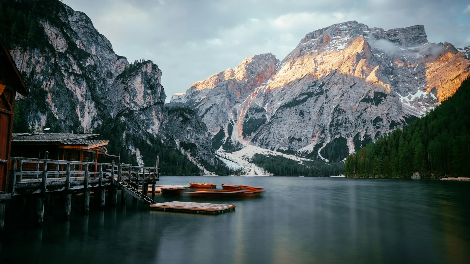 Jour 5 : Cortina → Lac de Braies → Bolzano (140 km, 2h45)