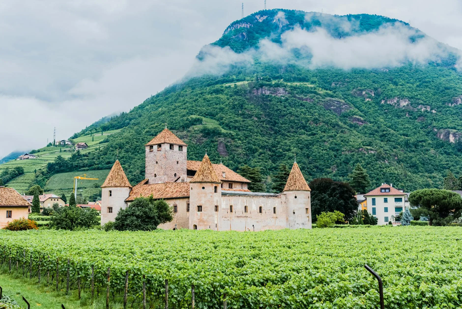 Castel Roncolo : fresques médiévales et vue panoramique