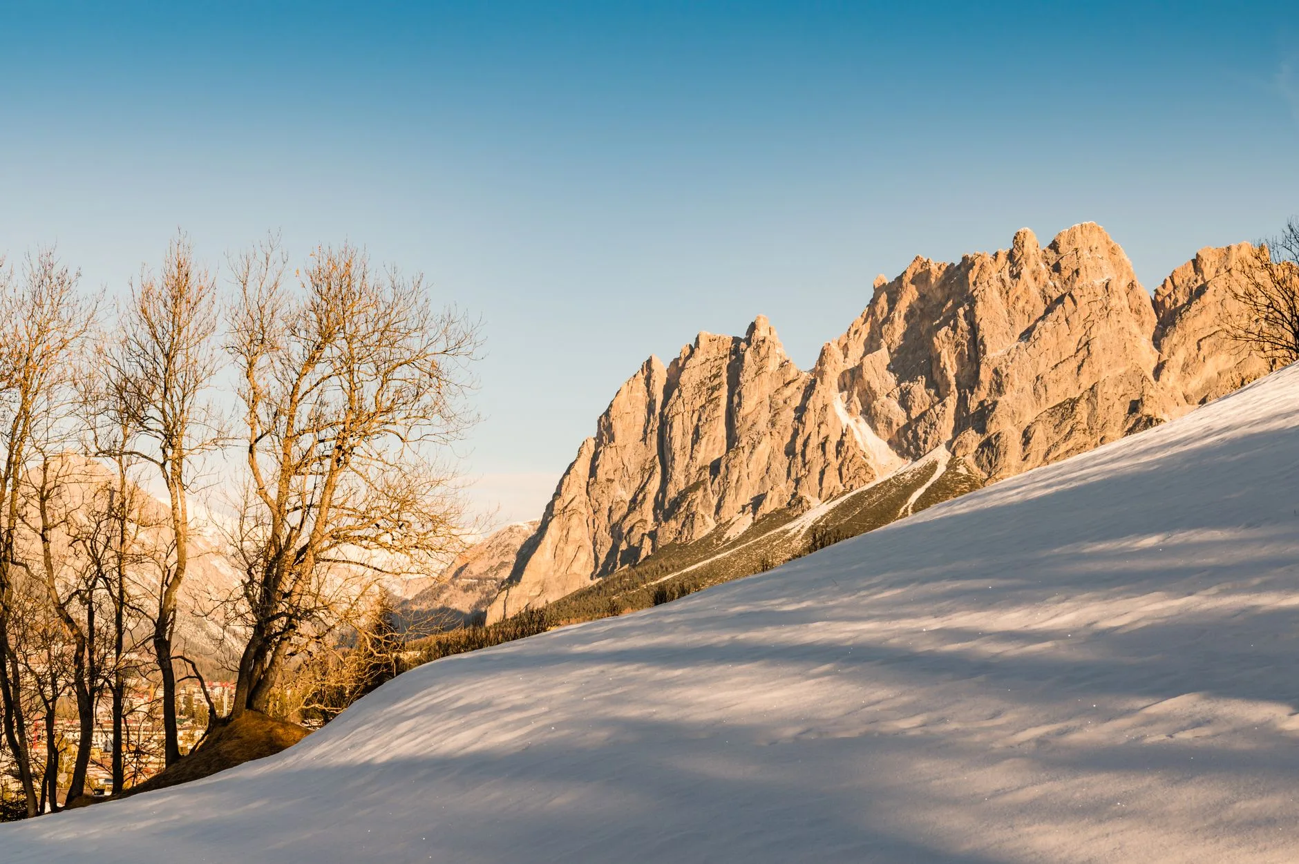 ️ Le ski à Cortina : Dolomiti Superski et les domaines locaux