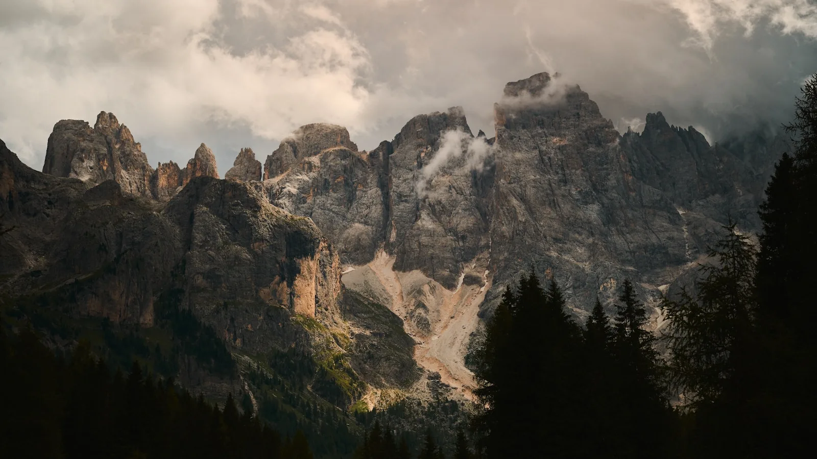 ️ Les Dolomites de Brenta : un massif hors du commun