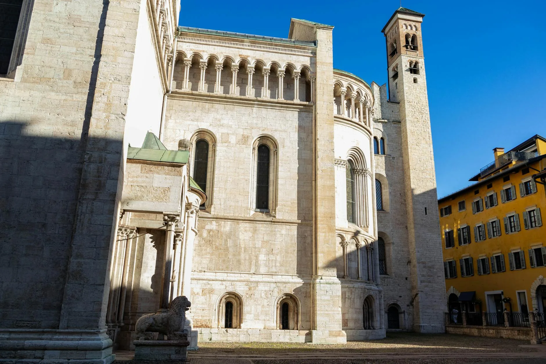 La Piazza del Duomo : le salon de Trento